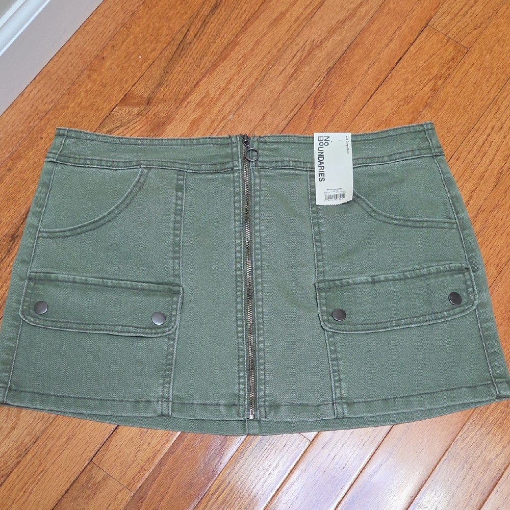 No Boundaries NWT Y2K Olive Cargo Utility Mini Skirt Zip Front M